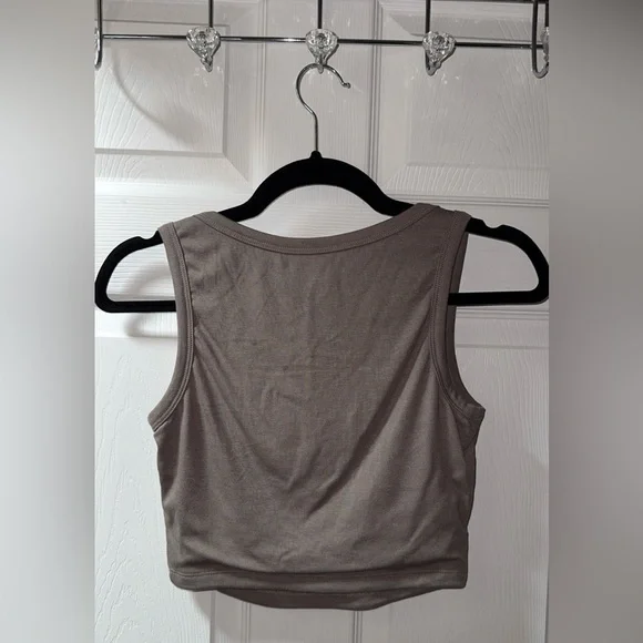 White Fox Boutique Power Women’s Cropped Tank - Picture 2 of 3